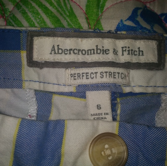 Shorts - Picture 2 of 3